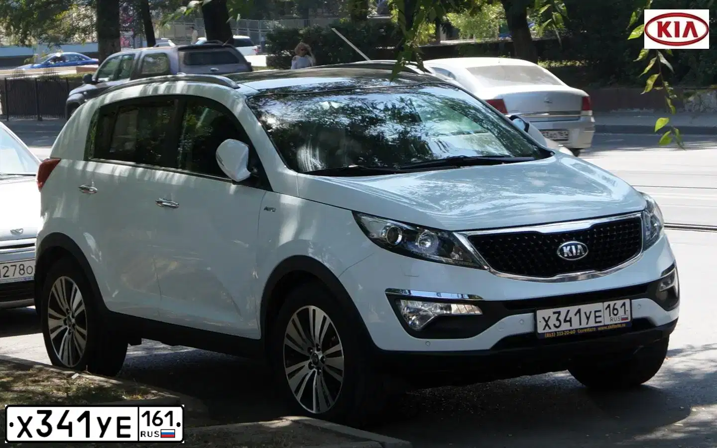 Фото автомобиля KIA SPORTAGE, 2015 — госномер Х341УЕ161. Цвет: Белый