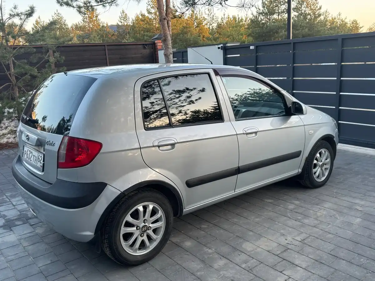 Фото автомобиля HYUNDAI GETZ, 2007 — госномер Р632ТН62. Цвет: Серебристый