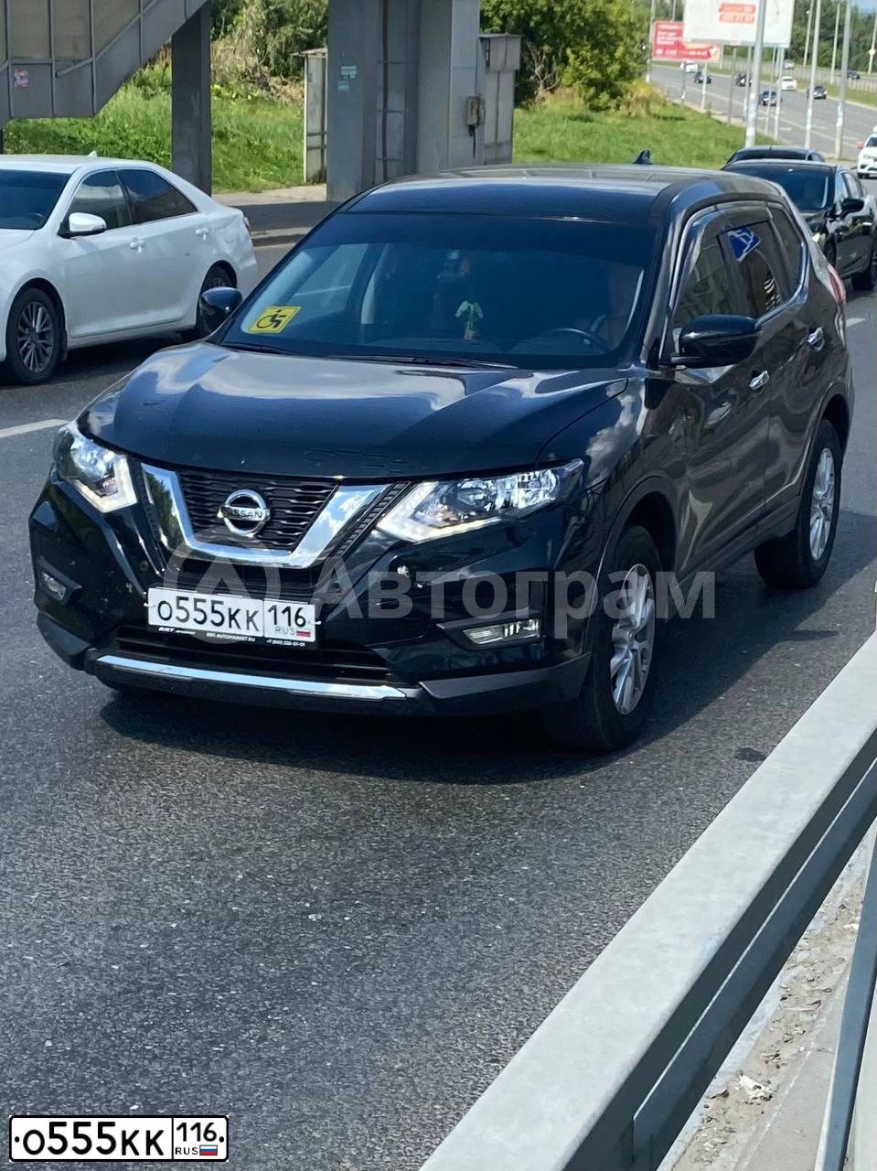 Фото автомобиля NISSAN QASHQAI, 2017 — госномер В472ТВ702. Цвет: Белый