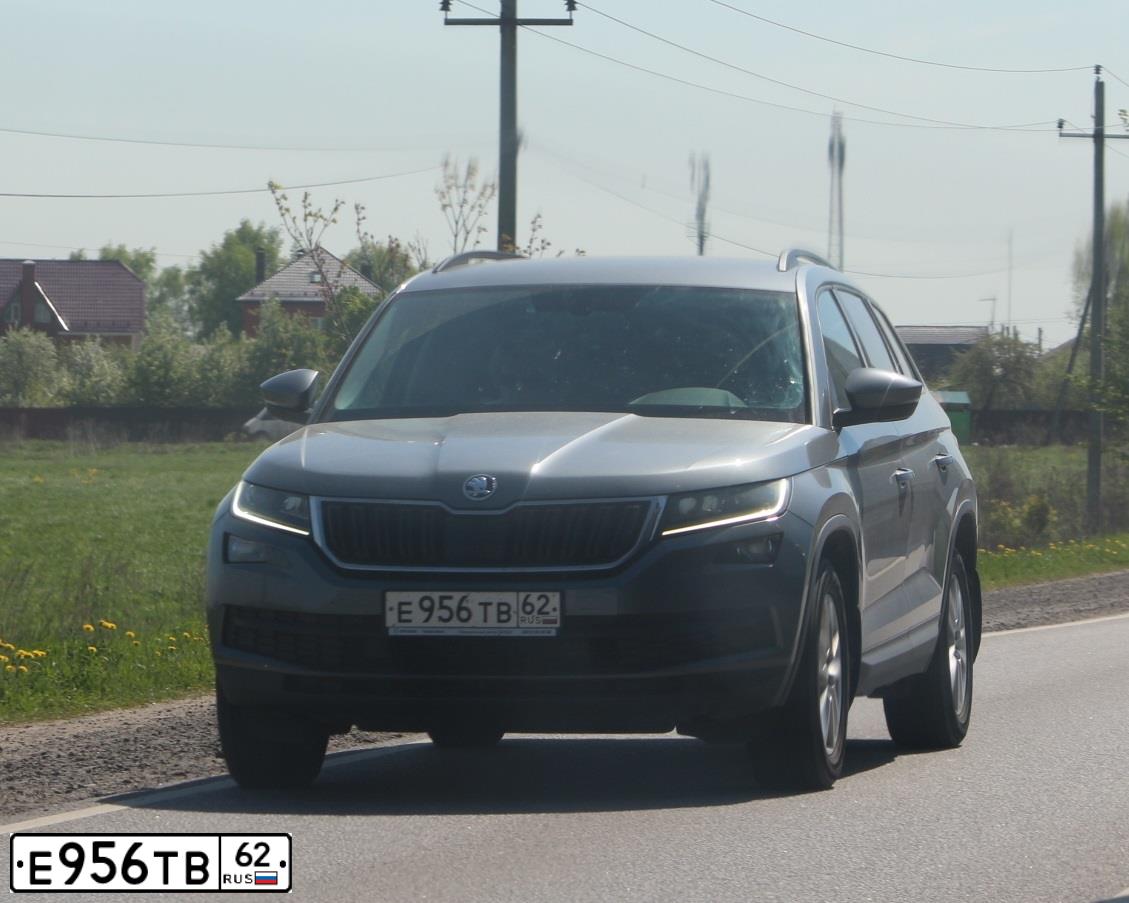 Фото автомобиля SKODA KODIAQ, 2019 — госномер Е956ТВ62. Цвет: ТЕМНО-СЕРЫЙ