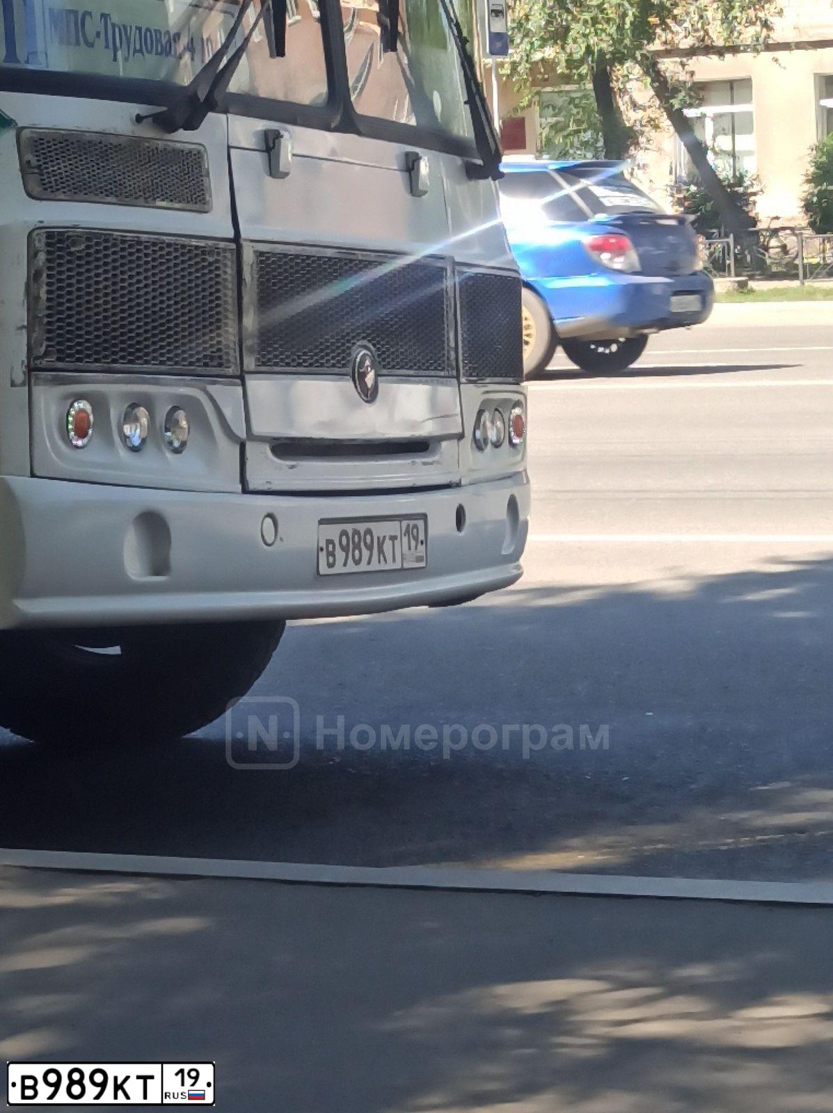 Фото автомобиля PAZ 3205, 2018 — госномер В989КТ19. Цвет: Белый