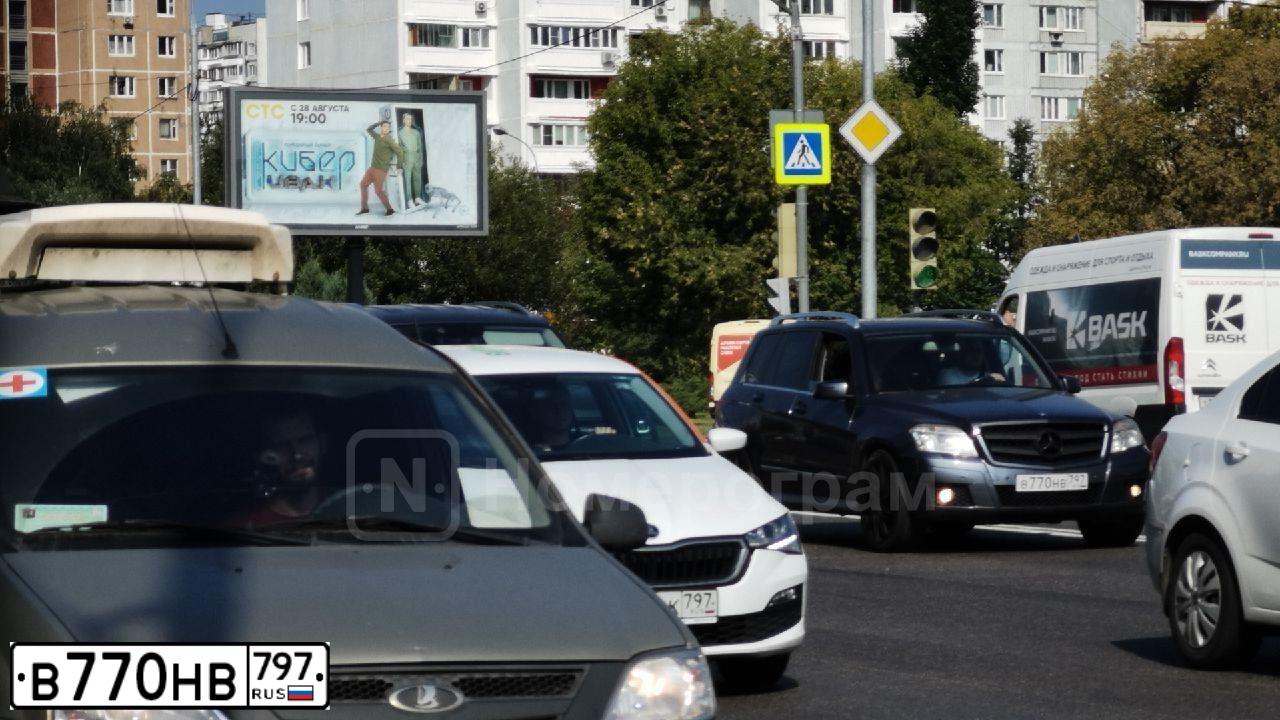Фото автомобиля MERCEDES GLK-KLASSE, 2008 — госномер В770НВ797. Цвет: СЕРЫЙ