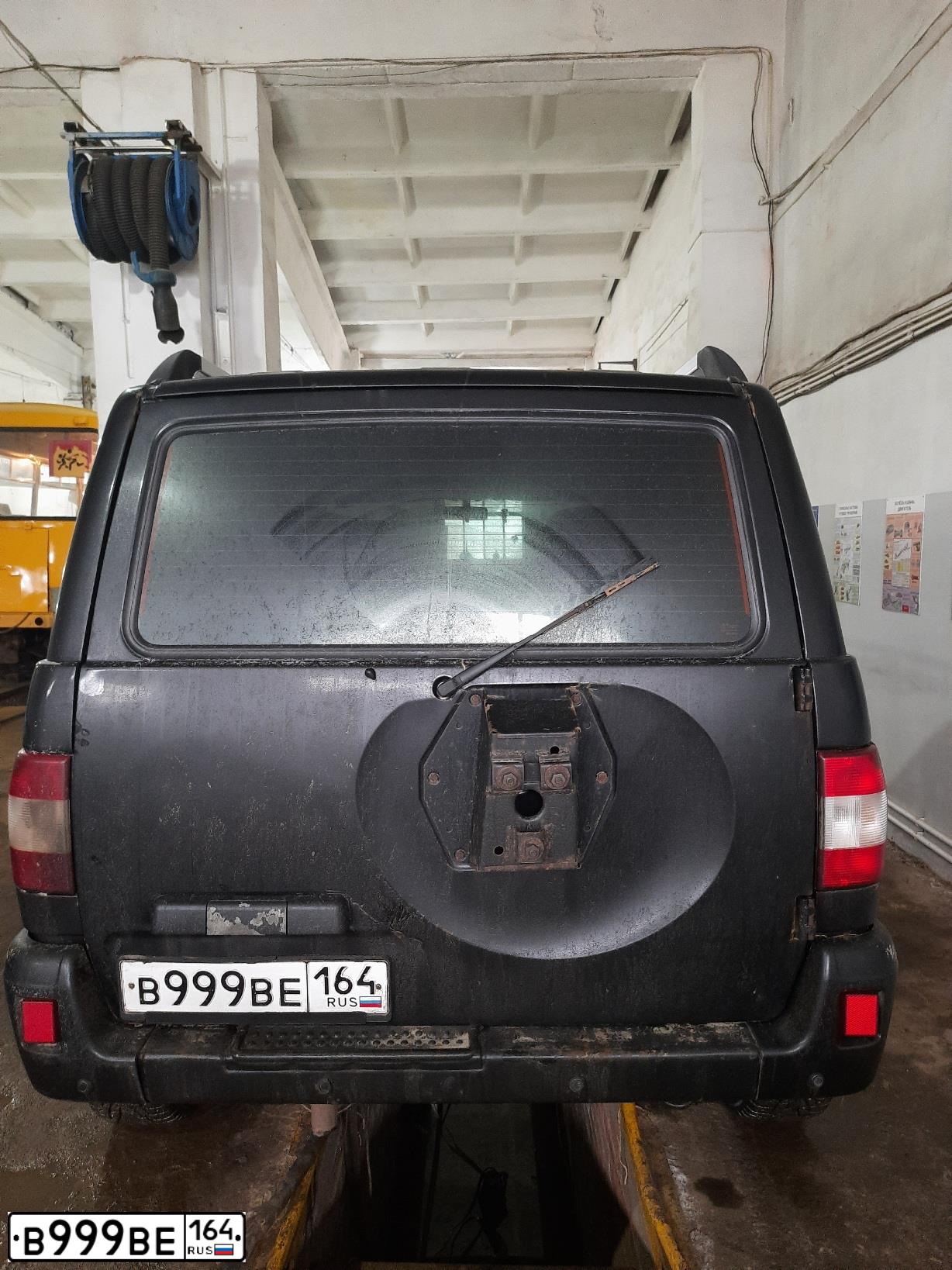 Фото автомобиля UAZ 3163 PATRIOT, 2013 — госномер К310РН164. Цвет: АВАНТЮРИН МЕТАЛЛИК