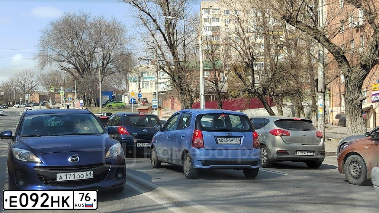 Фото автомобиля CHERY FORA /A21/, 2007 — госномер Х444КО777. Цвет: ЧЕРНЫЙ