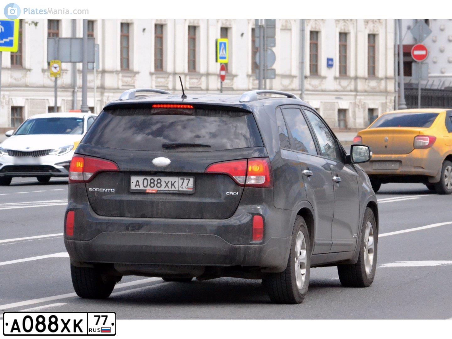 Фото автомобиля KIA SORENTO, 2013 — госномер А088ХК77. Цвет: ЧЕРНЫЙ