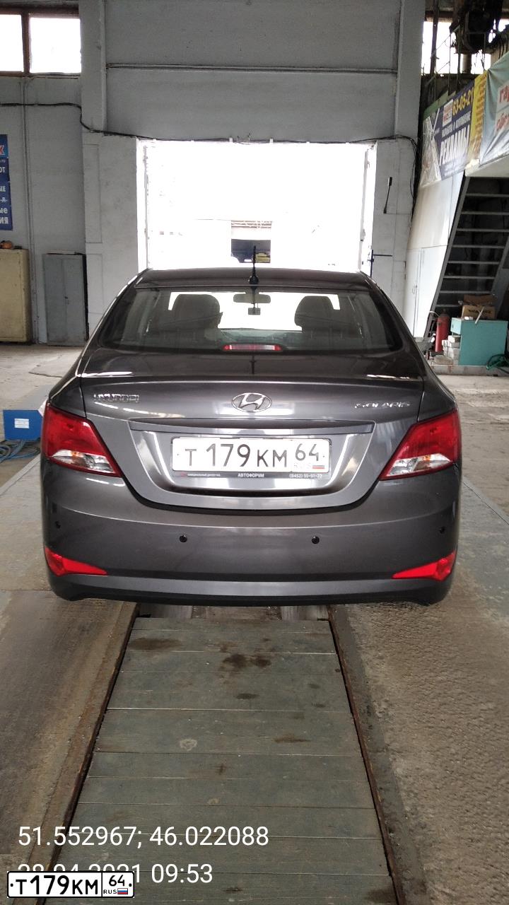 Фото автомобиля HYUNDAI SOLARIS, 2015 — госномер Т179КМ64. Цвет: ТЕМНО-СЕРЫЙ