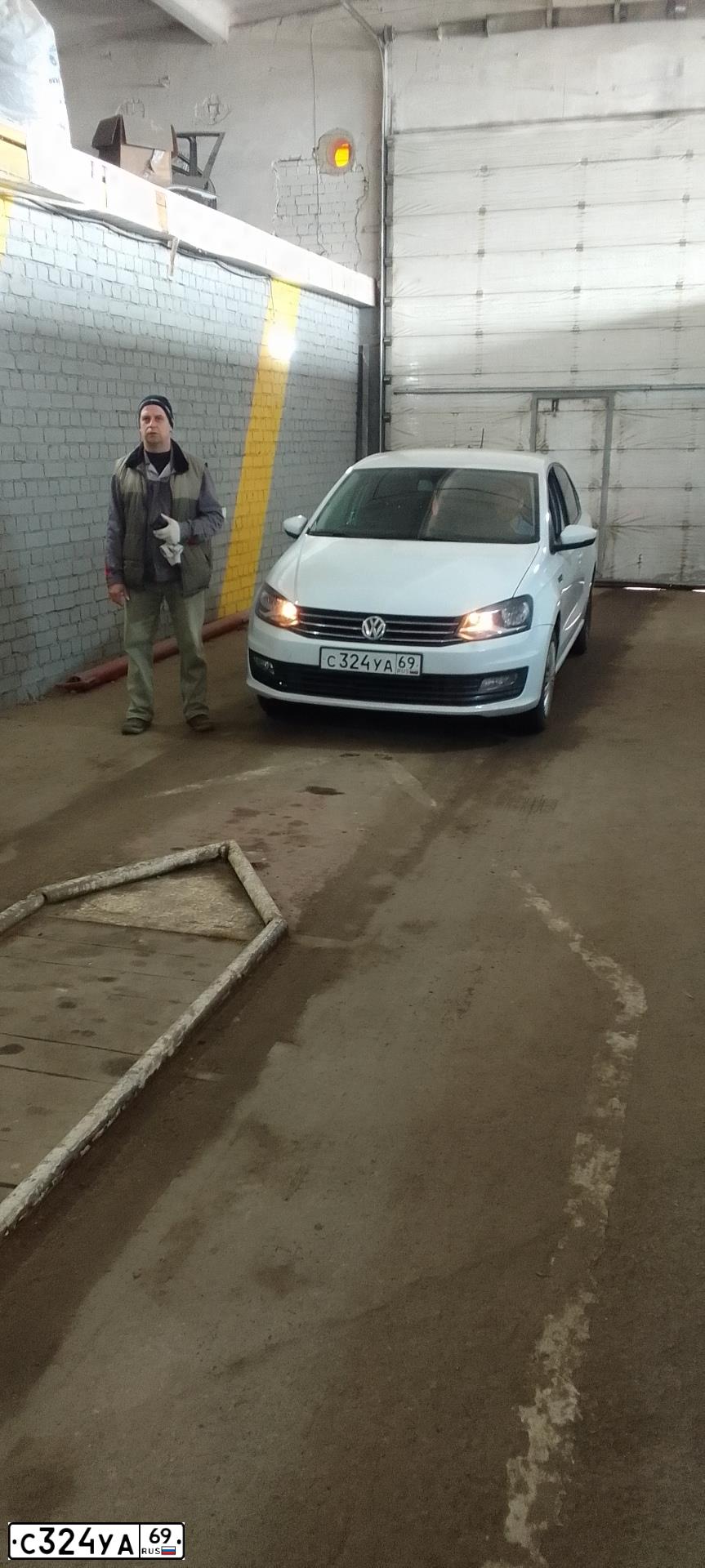 Фото автомобиля VOLKSWAGEN POLO, 2018 — госномер Т836УВ69. Цвет: Белый
