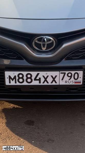Фото автомобиля TOYOTA CAMRY, 2017 — госномер В857ТМ790. Цвет: СЕРЫЙ ЧЕРНЫЙ