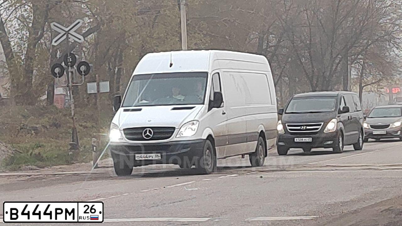 Фото автомобиля BMW SERIE 5, 2013 — госномер В952ЕХ126. Цвет: ЧЕРНЫЙ