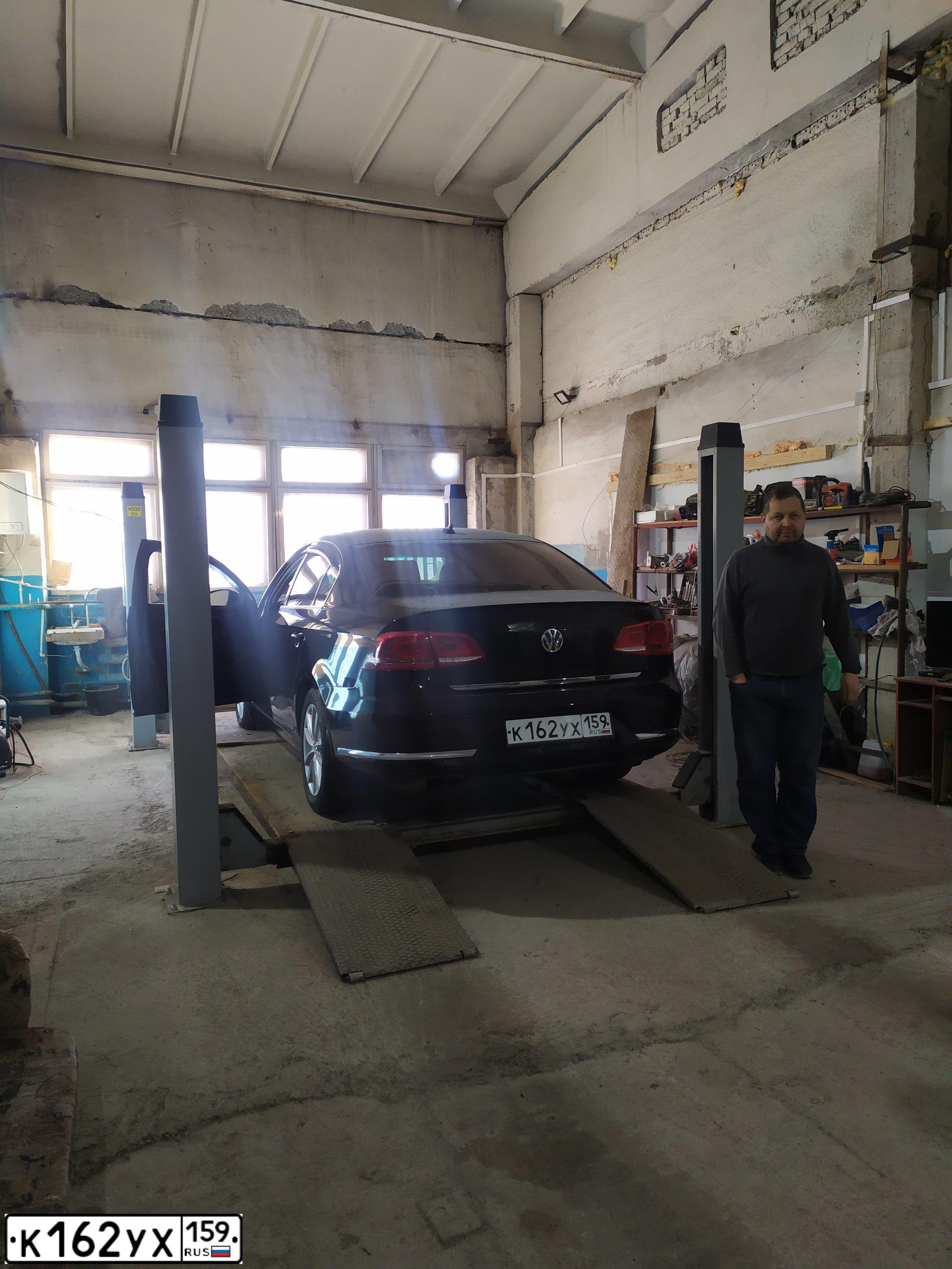 Фото автомобиля VOLKSWAGEN PASSAT, 2012 — госномер Р392СО159. Цвет: ЧЕРНЫЙ