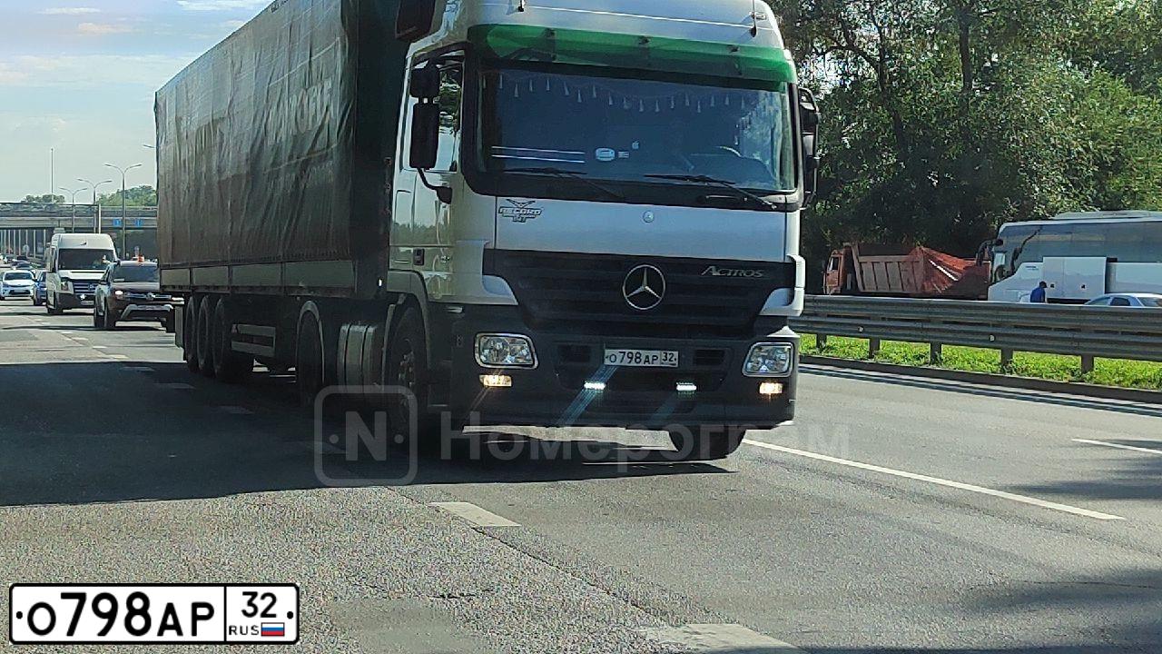 Фото автомобиля MERCEDES ACTROS, 2008 — госномер О798АР32. Цвет: Белый