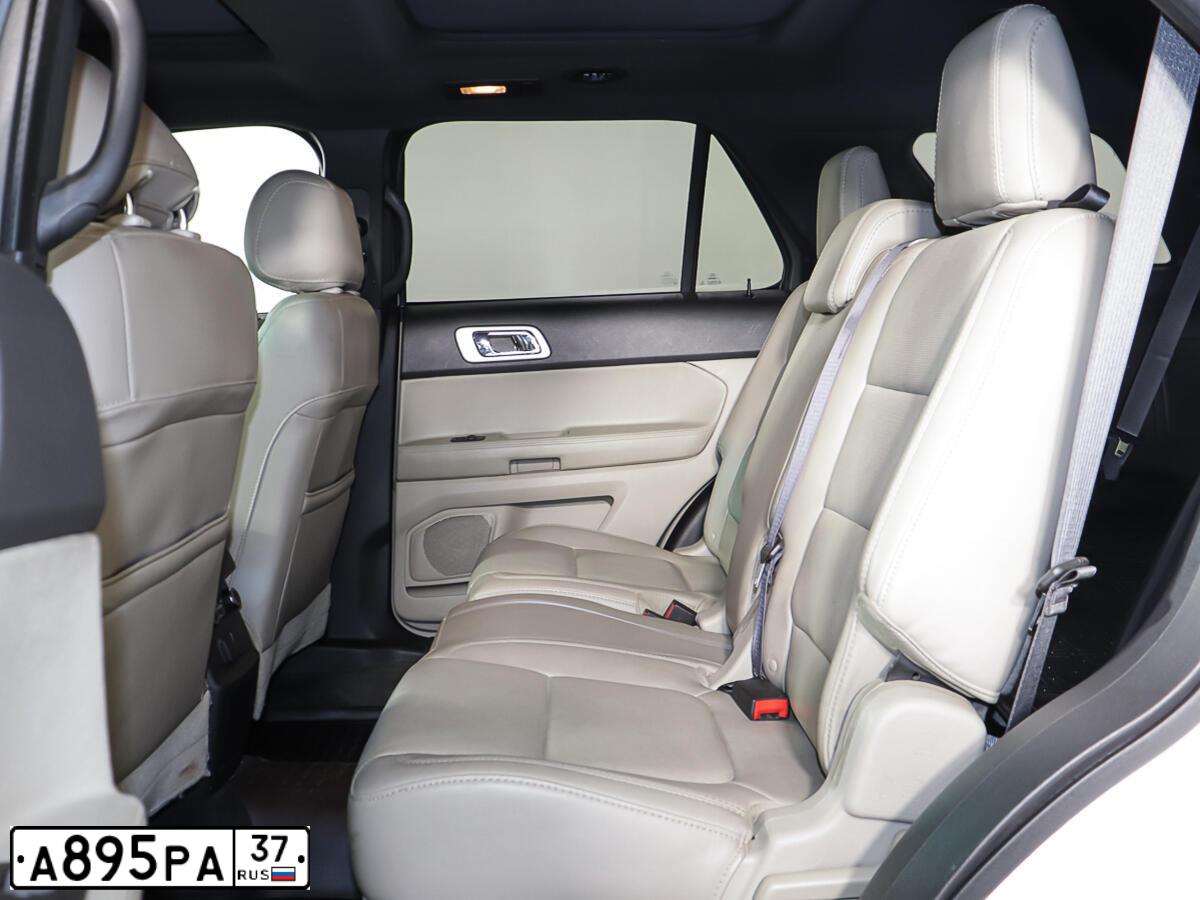 Фото автомобиля FORD EXPLORER, 2015 — госномер А895РА37. Цвет: БЕЛЫЙ