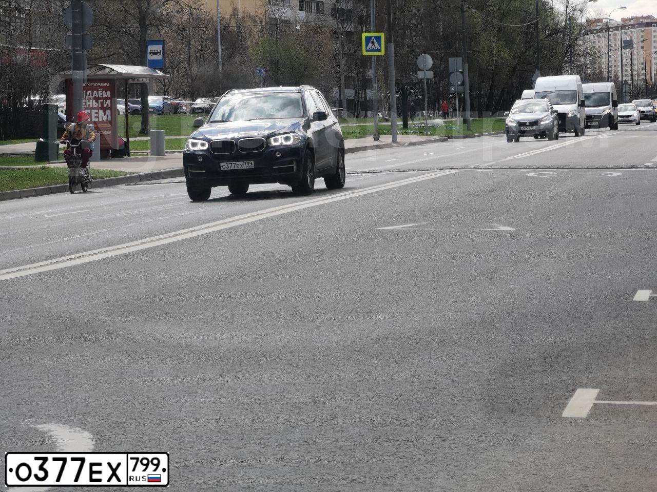 Фото автомобиля BMW X5, 2018 — госномер О377ЕХ799. Цвет: СИНИЙ