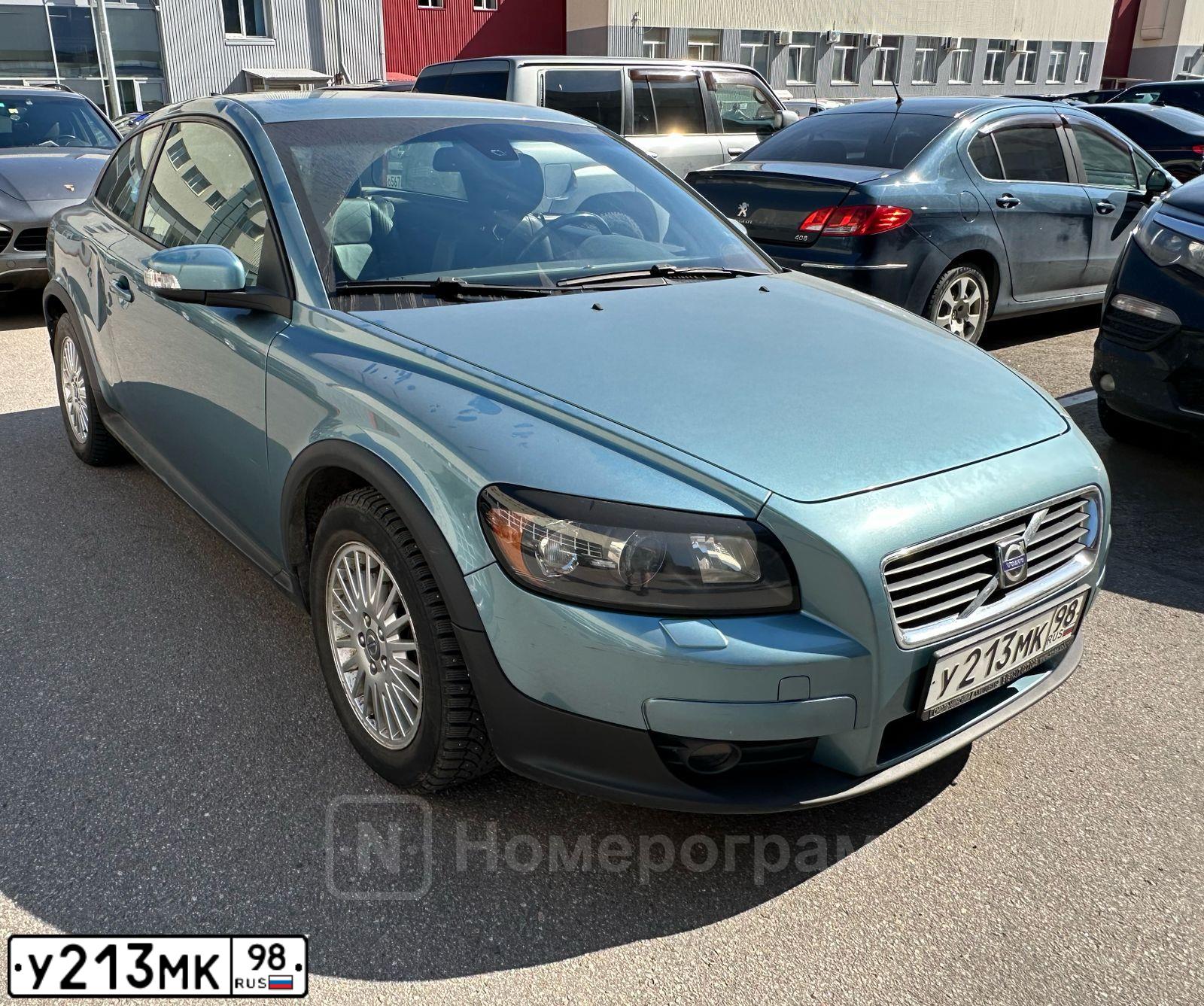Фото автомобиля RENAULT LOGAN, 2008 — госномер У213МК98. Цвет: ТЕМНО-СЕРЫЙ