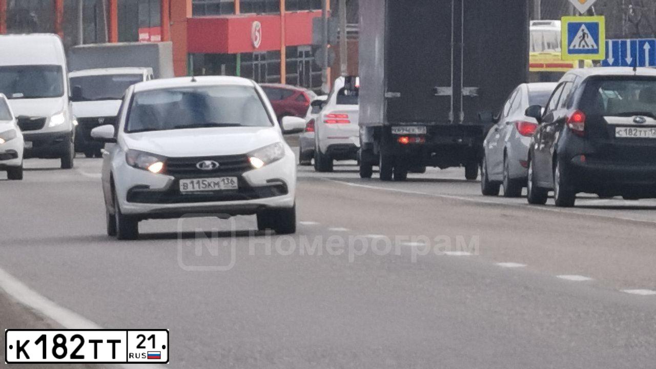Фото автомобиля VOLKSWAGEN PASSAT, 2016 — госномер О309НА196. Цвет: БОРДОВЫЙ