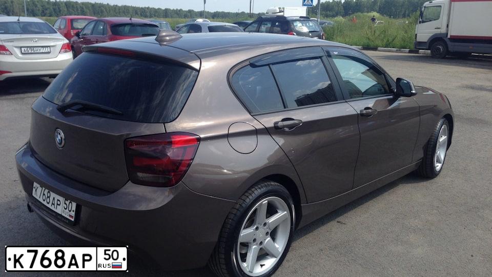 Фото автомобиля BMW 116I, 2013 — госномер Р700ХС790. Цвет: Коричневый