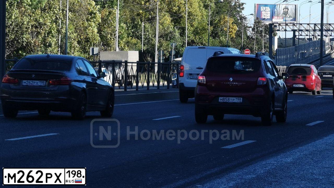 Фото автомобиля BMW SERIE 3, 2013 — госномер М262РХ198. Цвет: Коричневый