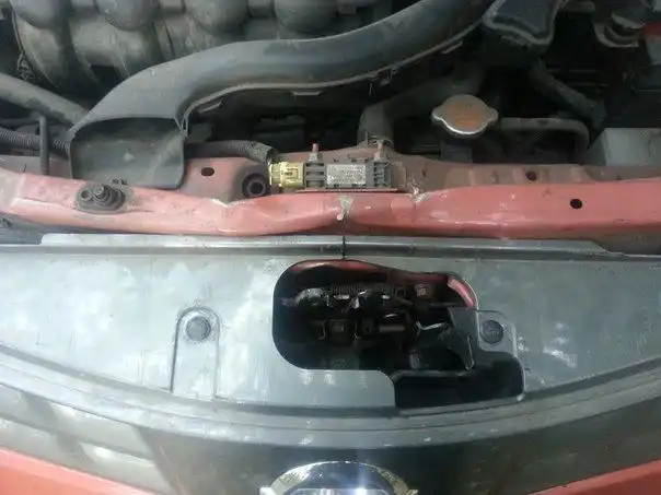 Фото автомобиля NISSAN NOTE, 2006 — госномер Т705УВ178. Цвет: ОРАНЖЕВЫЙ
