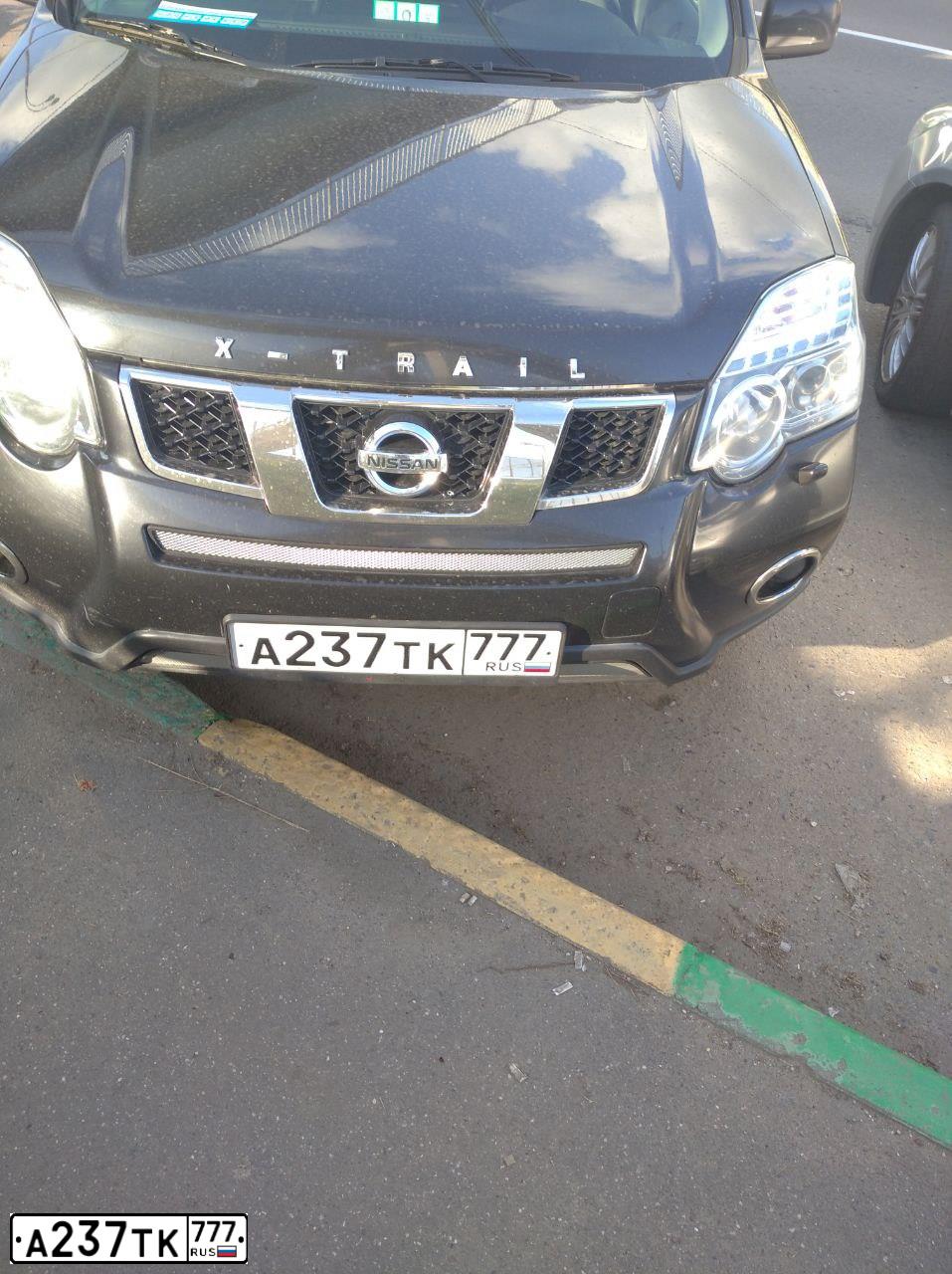 Фото автомобиля NISSAN X-TRAIL, 2013 — госномер А237ТК777. Цвет: ЧЕРНЫЙ
