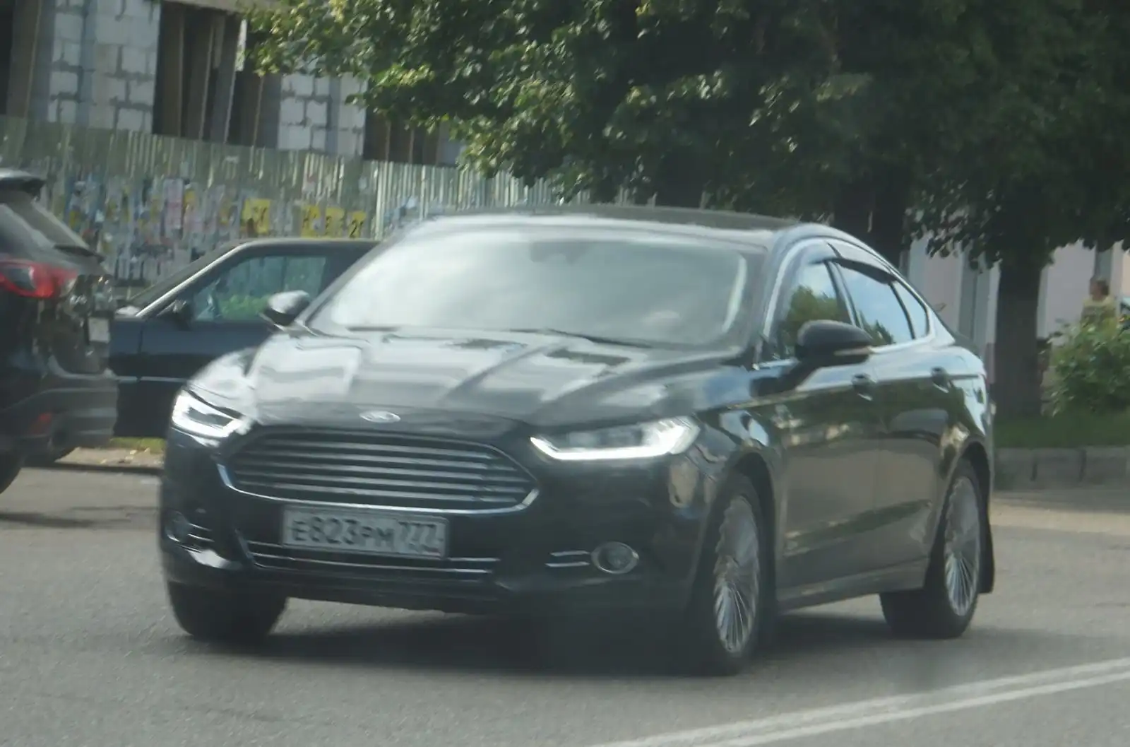 Фото автомобиля FORD MONDEO, 2015 — госномер Р729ОР46. Цвет: ЧЕРНЫЙ