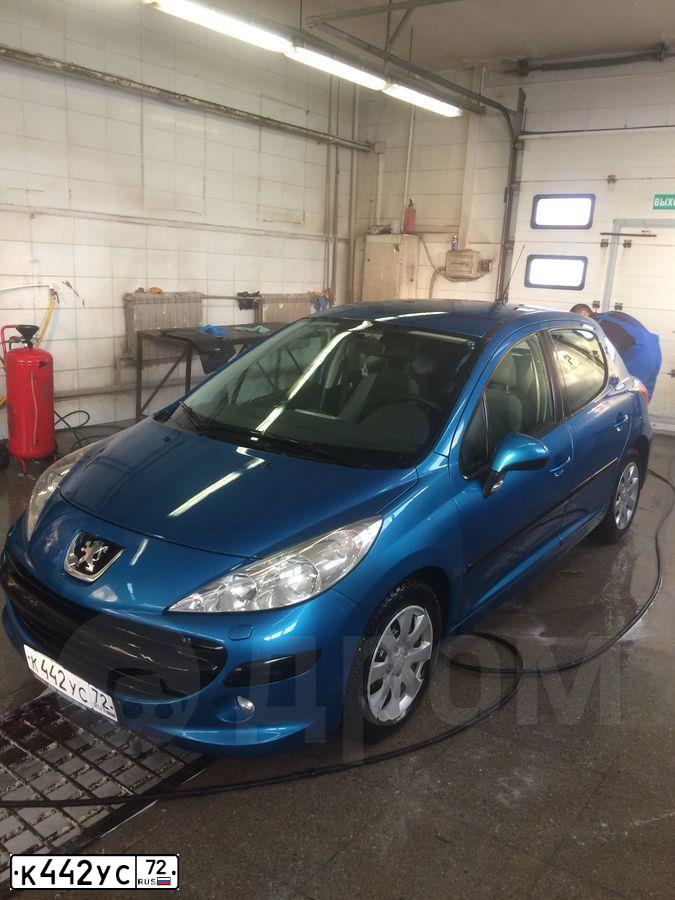 Фото автомобиля PEUGEOT 207, 2008 — госномер У952ХЕ22. Цвет: ЯРКО-СИНИЙ