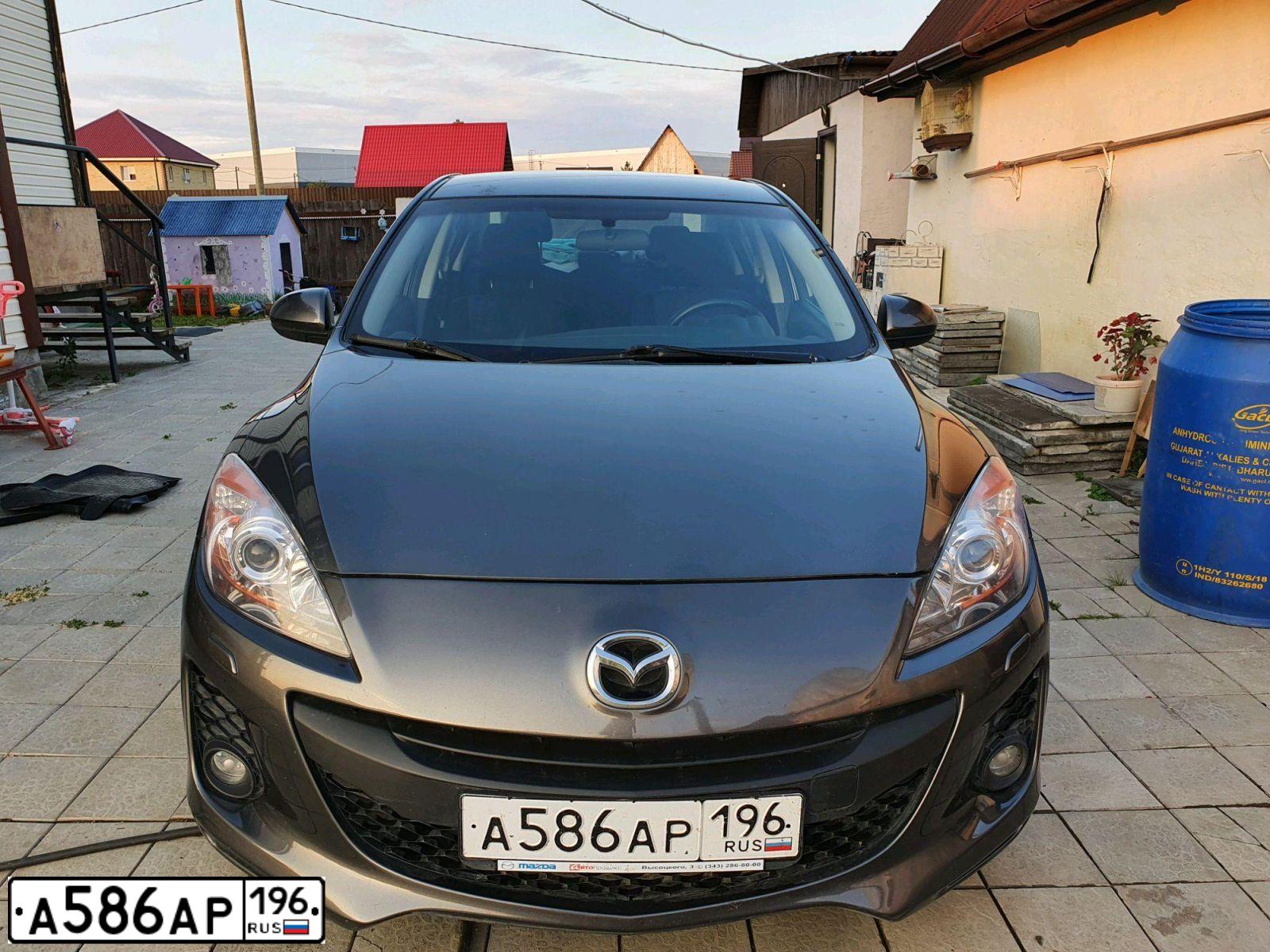 Фото автомобиля MAZDA 3, 2013 — госномер А586АР196. Цвет: ТЕМНО-СЕРЫЙ