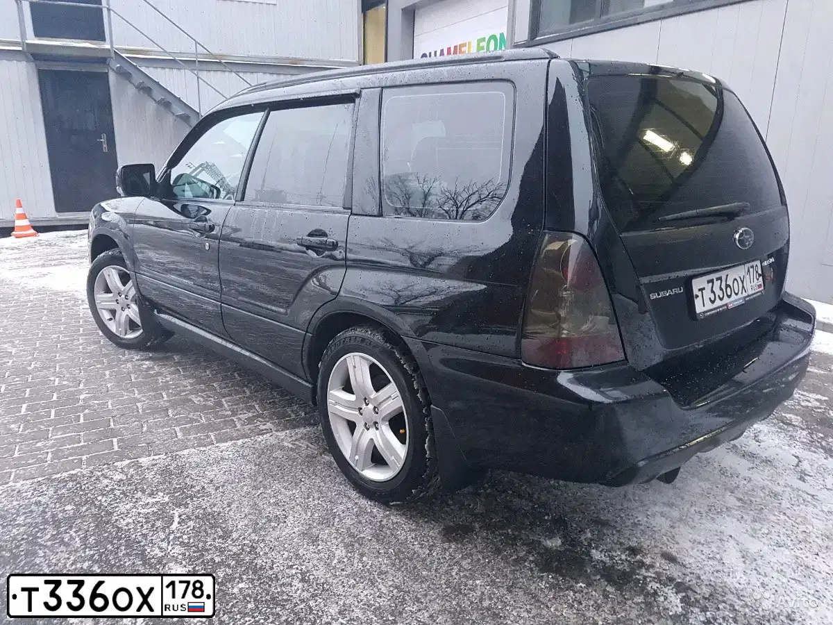 Фото автомобиля SUBARU FORESTER, 2007 — госномер Р945КС98. Цвет: ЧЕРНЫЙ