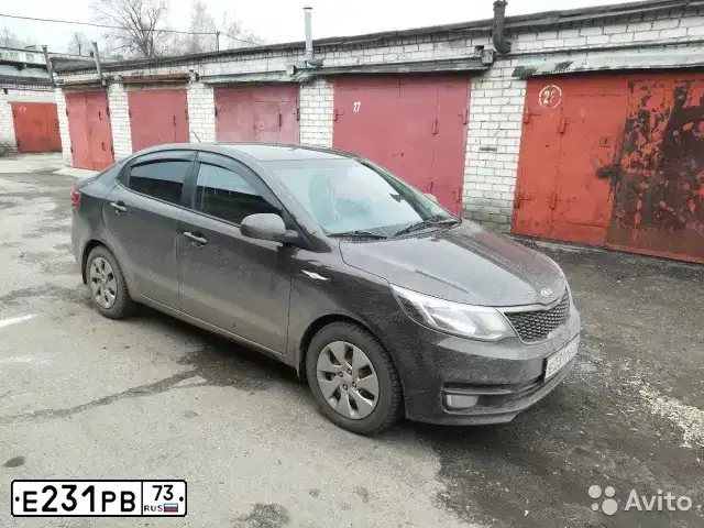 Фото автомобиля KIA RIO, 2015 — госномер Р044ТУ73. Цвет: Коричневый