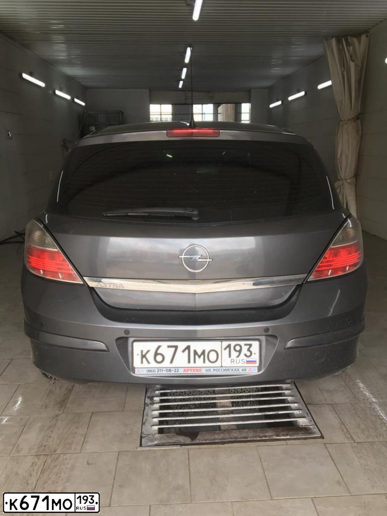 Фото автомобиля OPEL ASTRA, 2010 — госномер К671МО193. Цвет: ТЕМНО-СЕРЫЙ