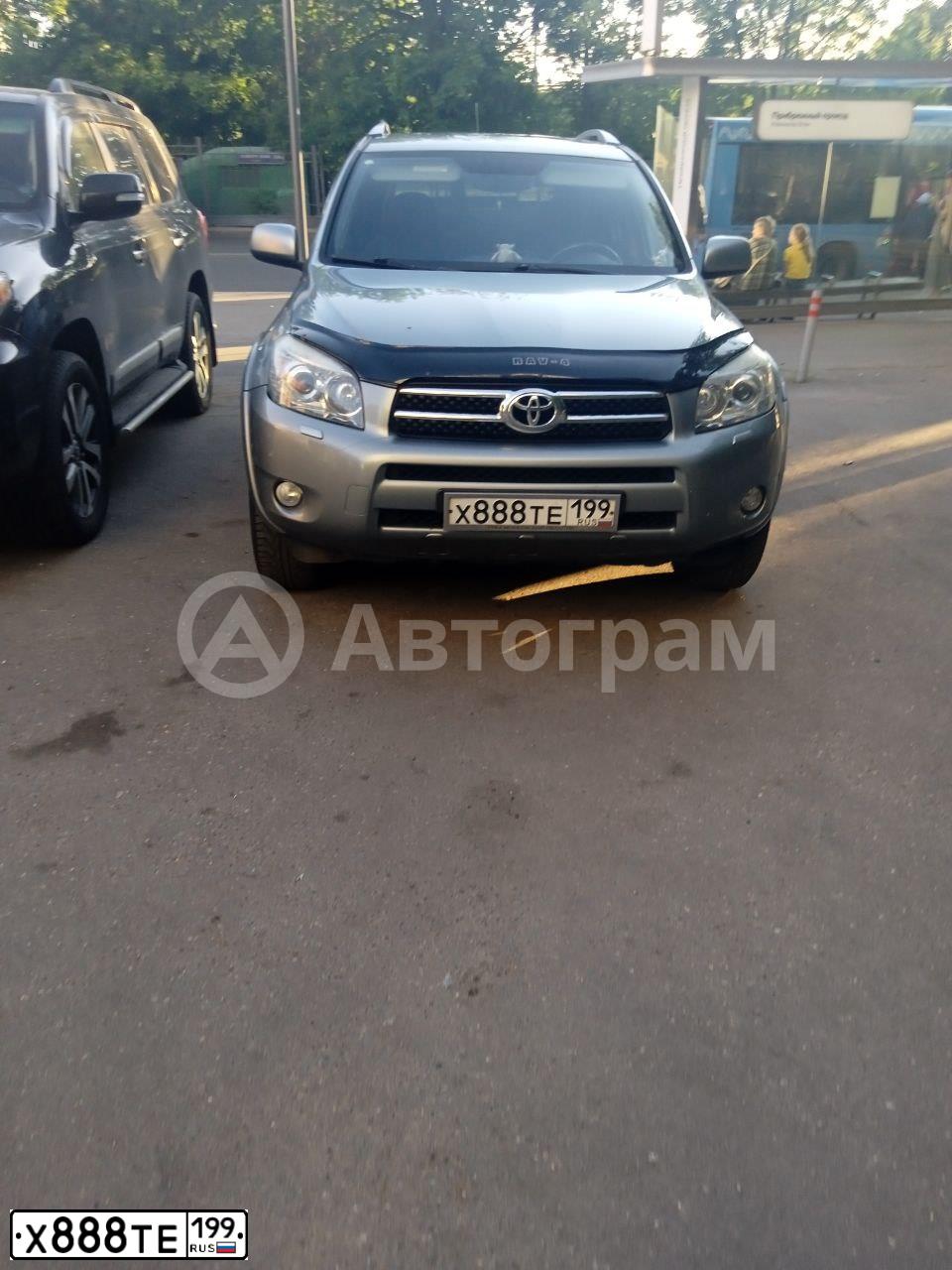 Фото автомобиля TOYOTA RAV4, 2007 — госномер Х888ТЕ199. Цвет: ЗЕЛЕНЫЙ СВЕТЛЫЙ