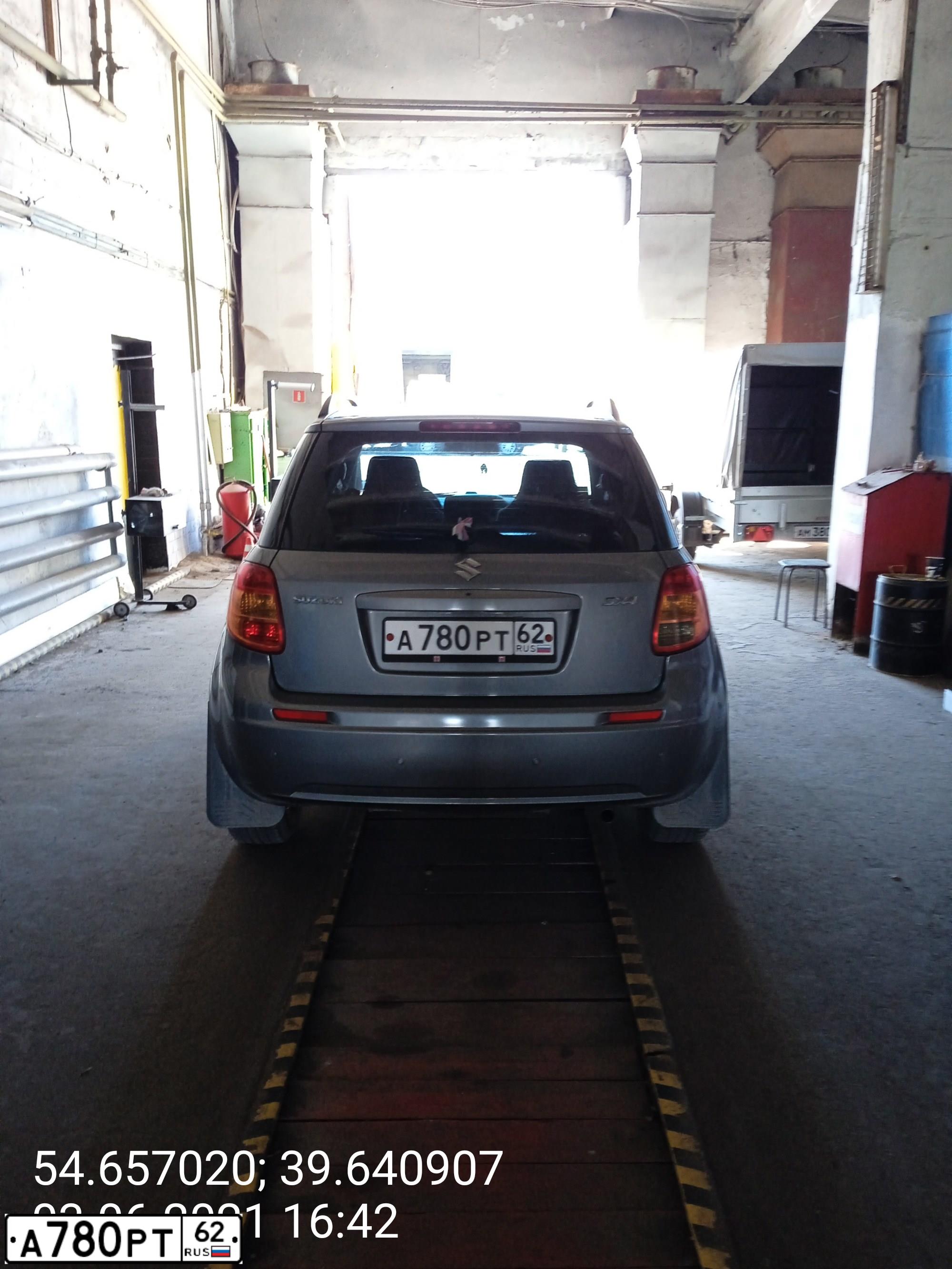 Фото автомобиля SUZUKI SX 4, 2007 — госномер А780РТ62. Цвет: СЕРЫЙ