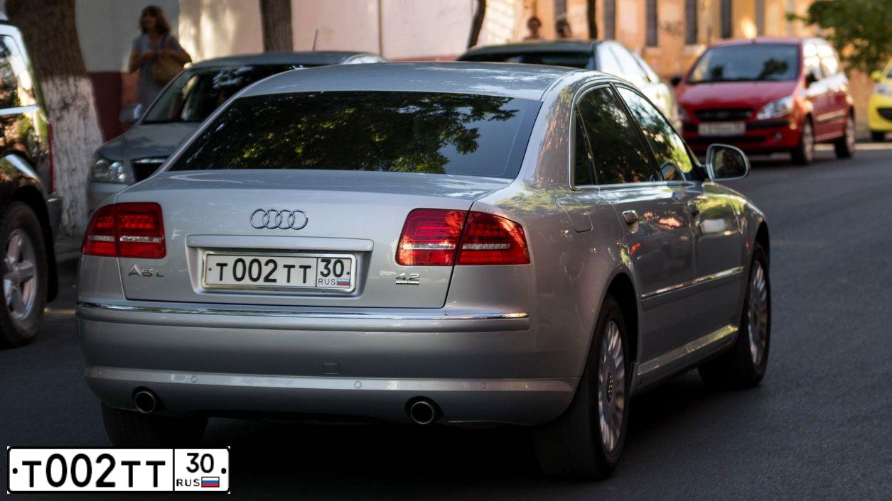 Фото автомобиля AUDI A8, 2003 — госномер Е343МС30. Цвет: СЕРЕБРИСТЫЙ