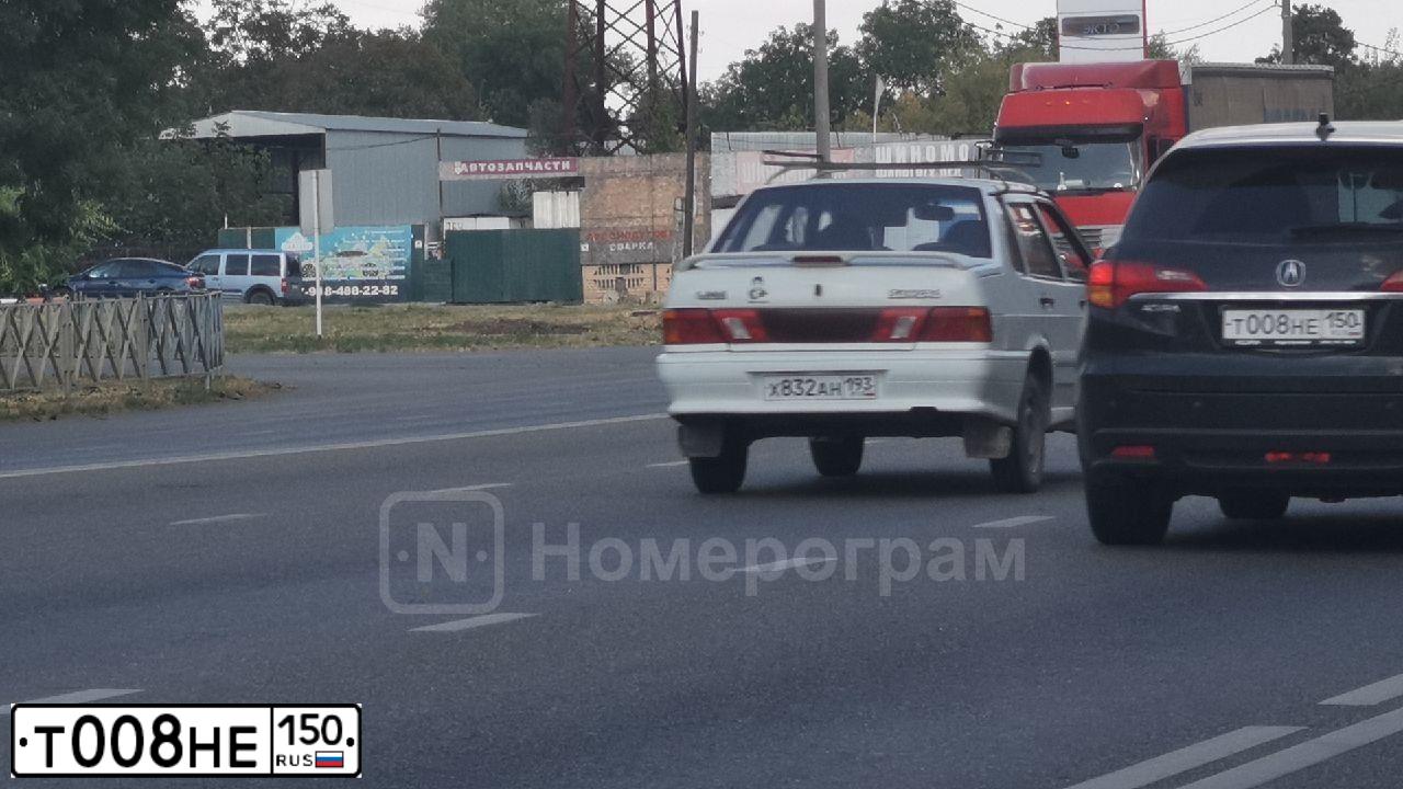 Фото автомобиля PAZ 3205, 2007 — госномер Т008НЕ150. Цвет: САЛАТОВЫЙ