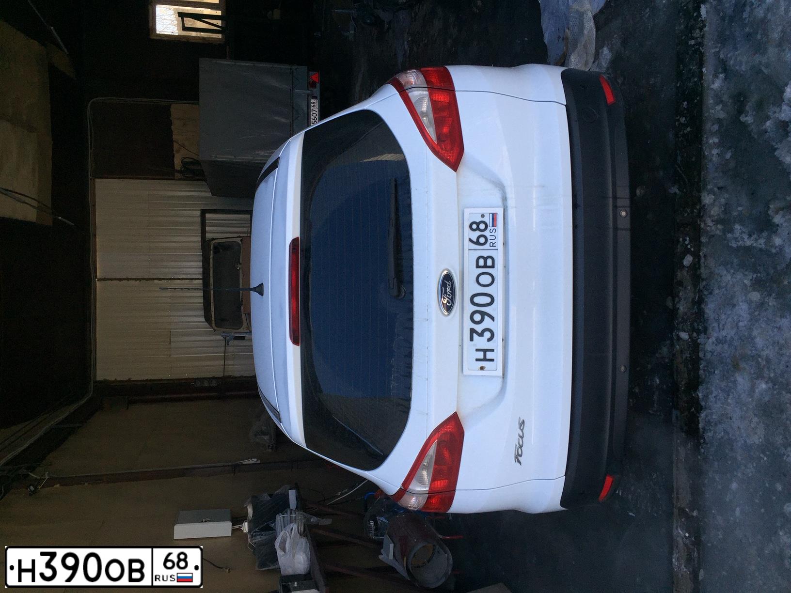 Фото автомобиля FORD FOCUS, 2013 — госномер Н390ОВ68. Цвет: Белый