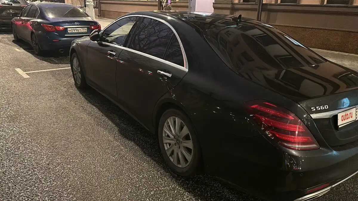 Фото автомобиля INFINITI Q50, 2017 — госномер Н099ВТ799. Цвет: синий