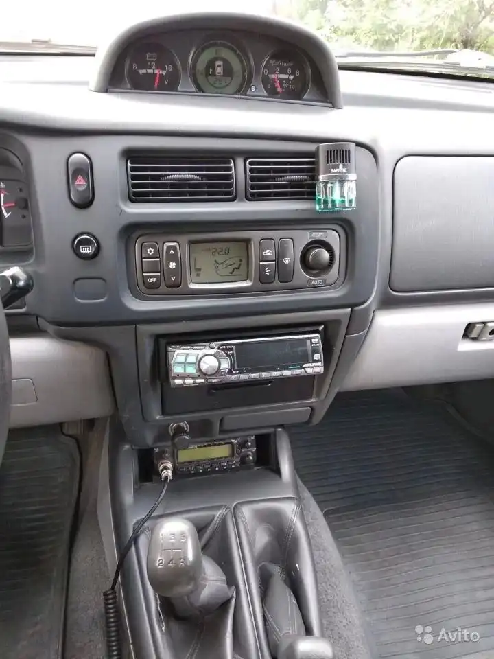 Фото автомобиля MITSUBISHI PAJERO SPORT, 2004 — госномер Е076КН799. Цвет: СЕРЫЙ МЕТАЛЛИК