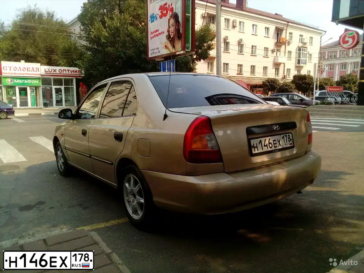 Фото автомобиля TAGAZ ACCENT, 2005 — госномер Е099ВМ98. Цвет: БЕЖЕВЫЙ