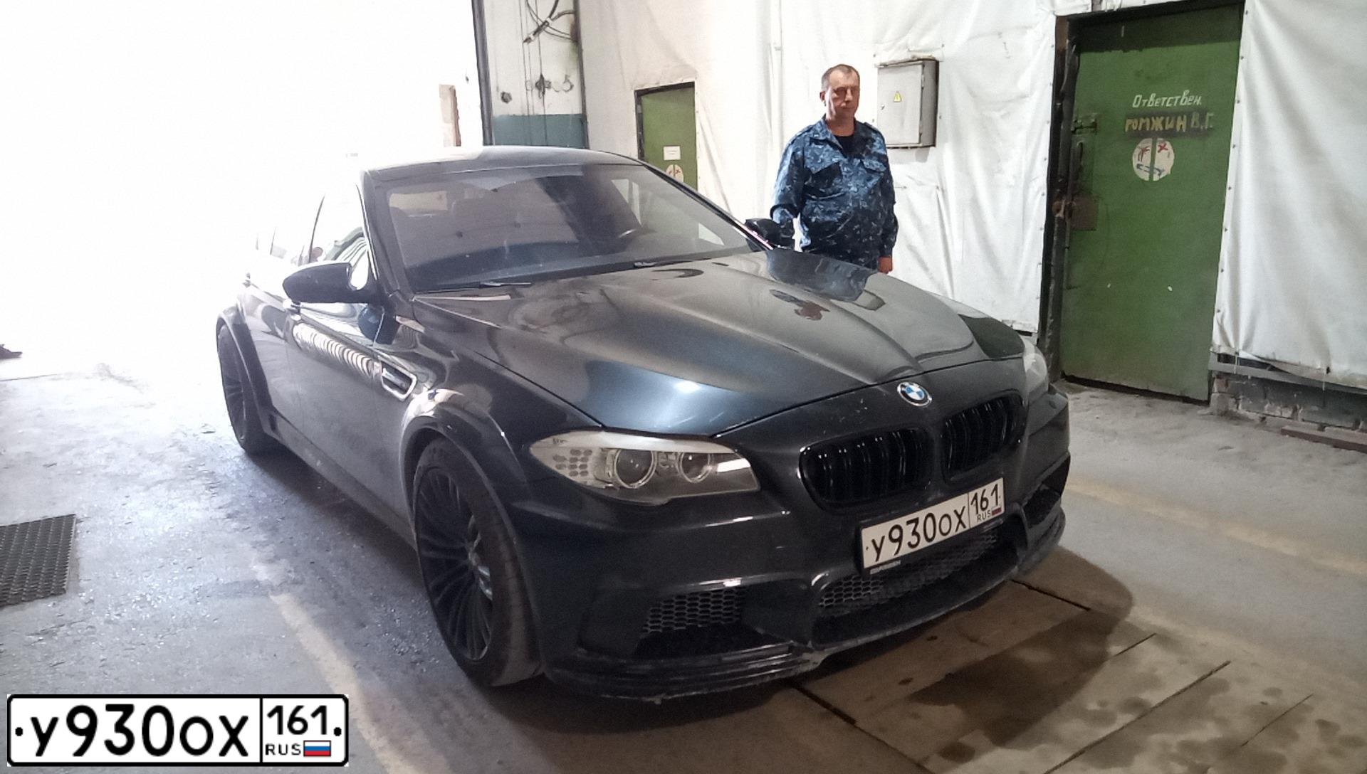 Фото автомобиля BMW M5, 2012 — госномер У930ОХ161. Цвет: СЕРЫЙ