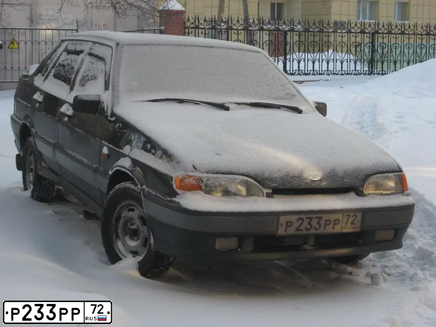 Фото автомобиля LADA 2115, 2003 — госномер Е854ОА702. Цвет: Темно-зеленый