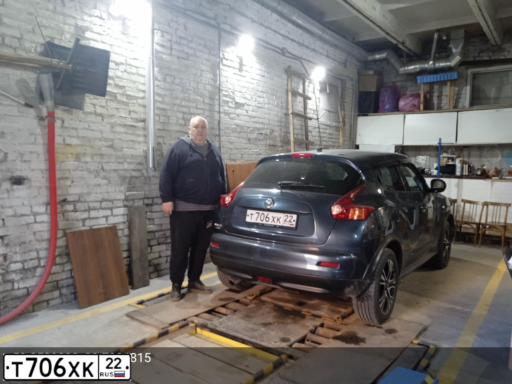 Фото автомобиля NISSAN JUKE, 2012 — госномер Т706ХК22. Цвет: СИНИЙ ТЕМНЫЙ