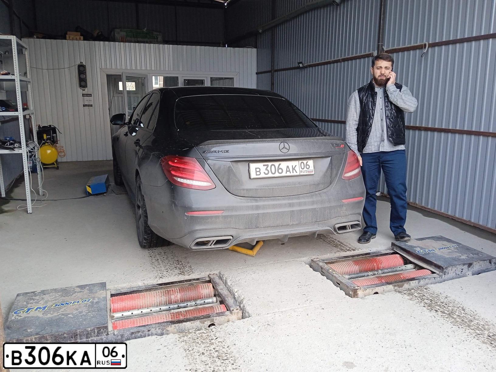 Фото автомобиля MERCEDES E-KLASSE, 2018 — госномер Е666МЕ05. Цвет: ЧЕРНЫЙ