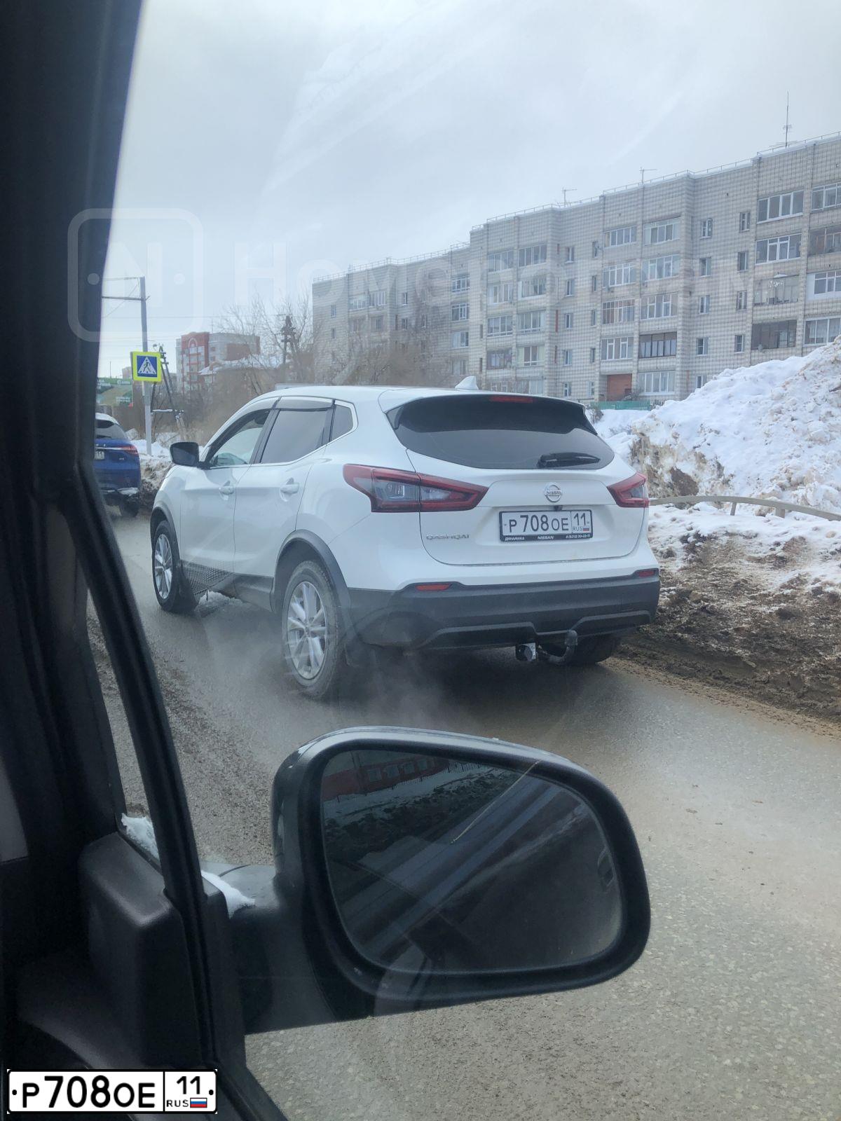 Фото автомобиля NISSAN QASHQAI, 2020 — госномер Р708ОЕ11. Цвет: Белый