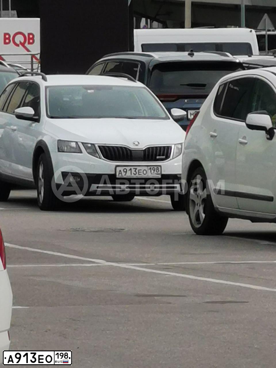 Фото автомобиля SKODA OCTAVIA, 2018 — госномер А913ЕО198. Цвет: БЕЛЫЙ