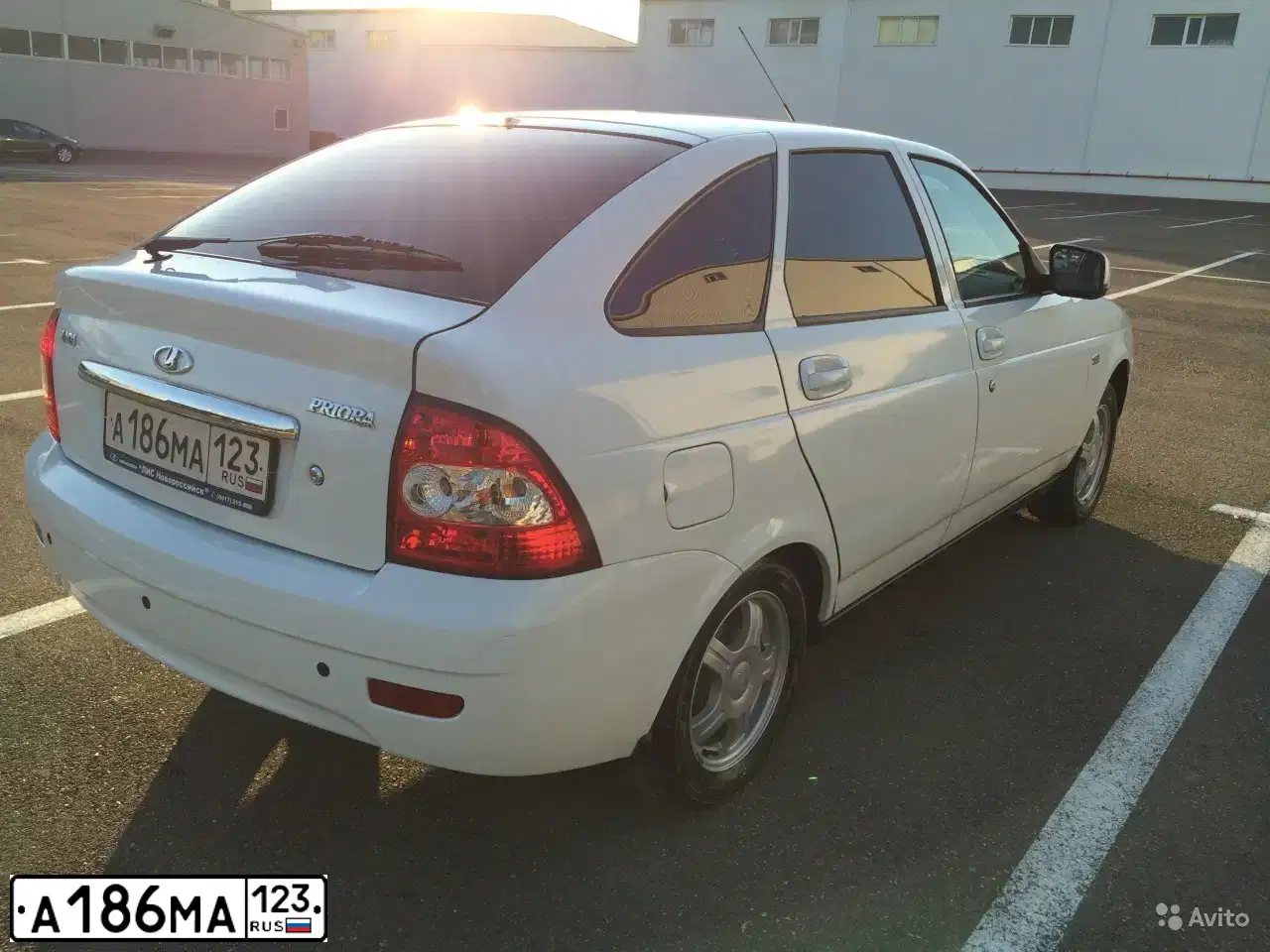 Фото автомобиля LADA 2172 PRIORA, 2013 — госномер М533РН82. Цвет: Белый