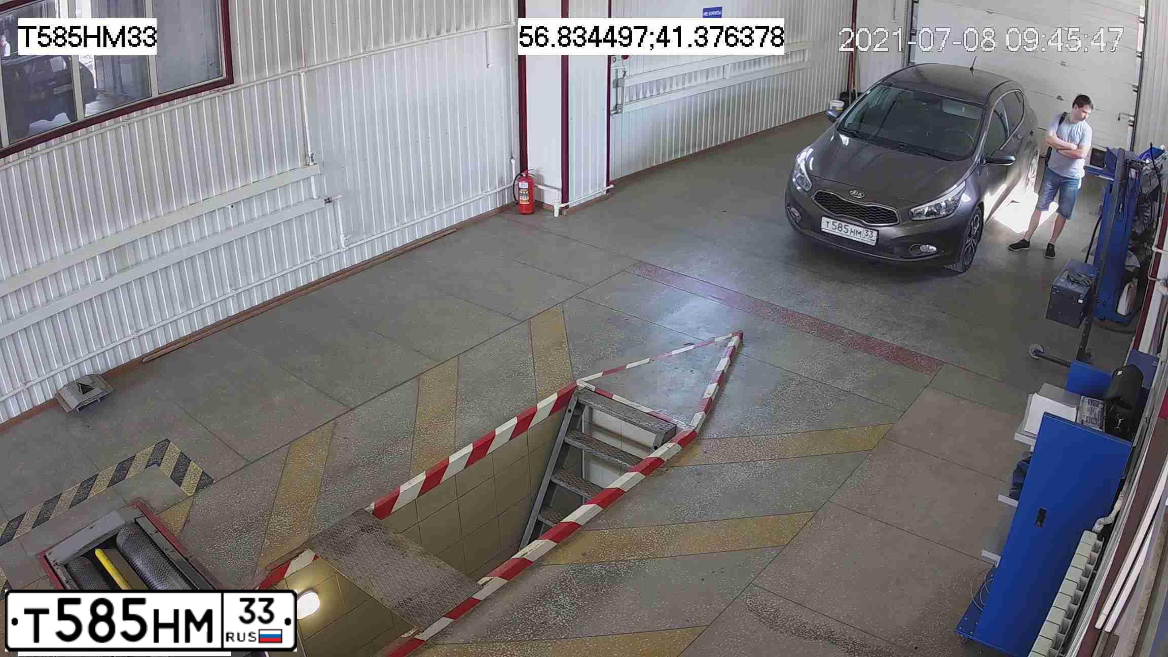 Фото автомобиля KIA CEE'D, 2013 — госномер Т585НМ33. Цвет: Коричневый