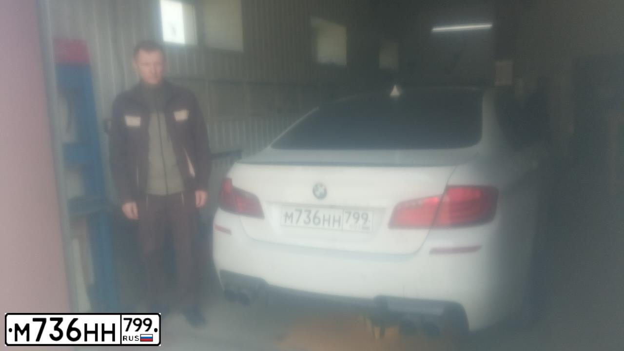 Фото автомобиля BMW W SERIE 5, 2013 — госномер М736НН799. Цвет: Белый