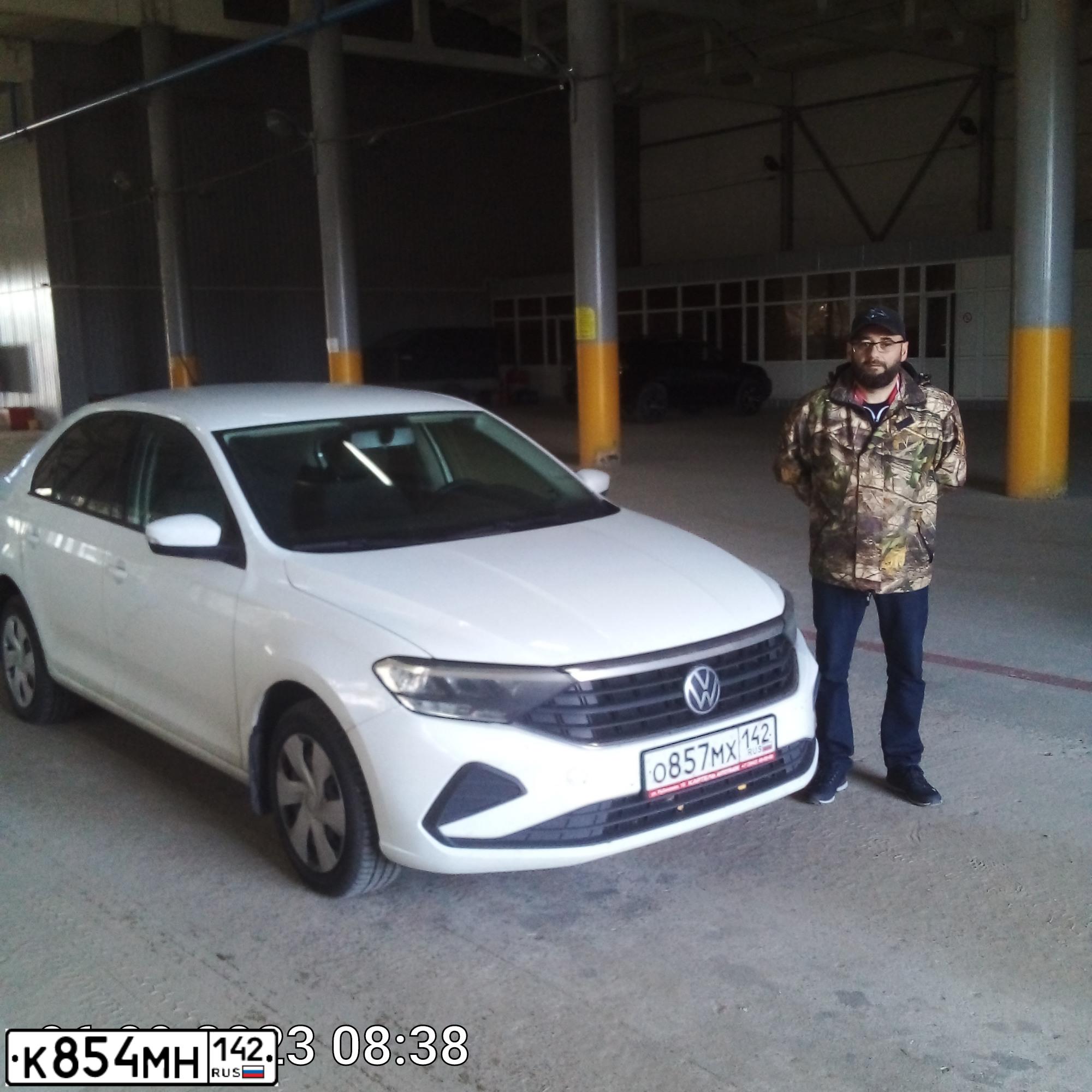 Фото автомобиля VOLKSWAGEN POLO, 2021 — госномер Е163УК186. Цвет: Белый