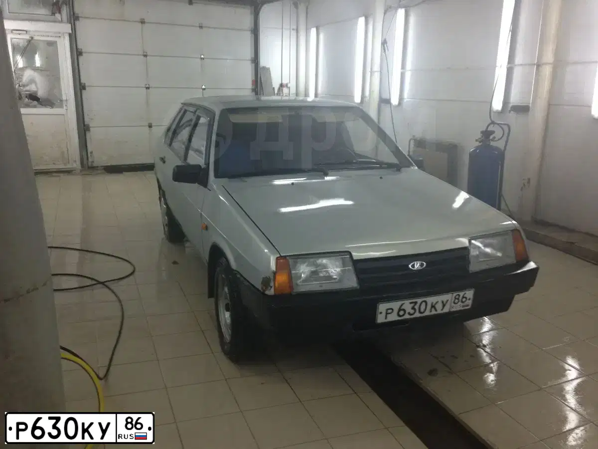 Фото автомобиля LADA 2109 SAMARA, 2002 — госномер Х173ВК186. Цвет: СЕРЫЙ