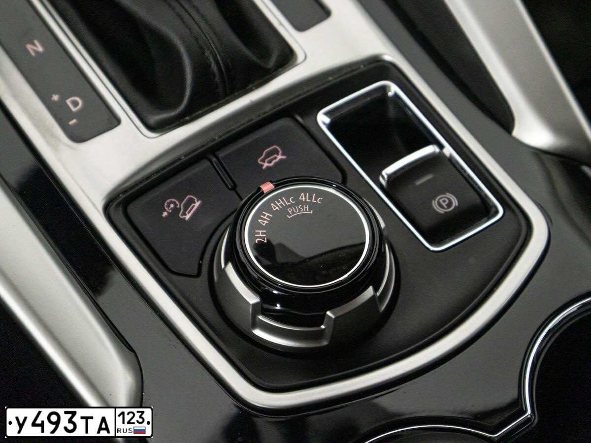 Фото автомобиля MITSUBISHI PAJERO, 2017 — госномер К364ОА147. Цвет: Белый