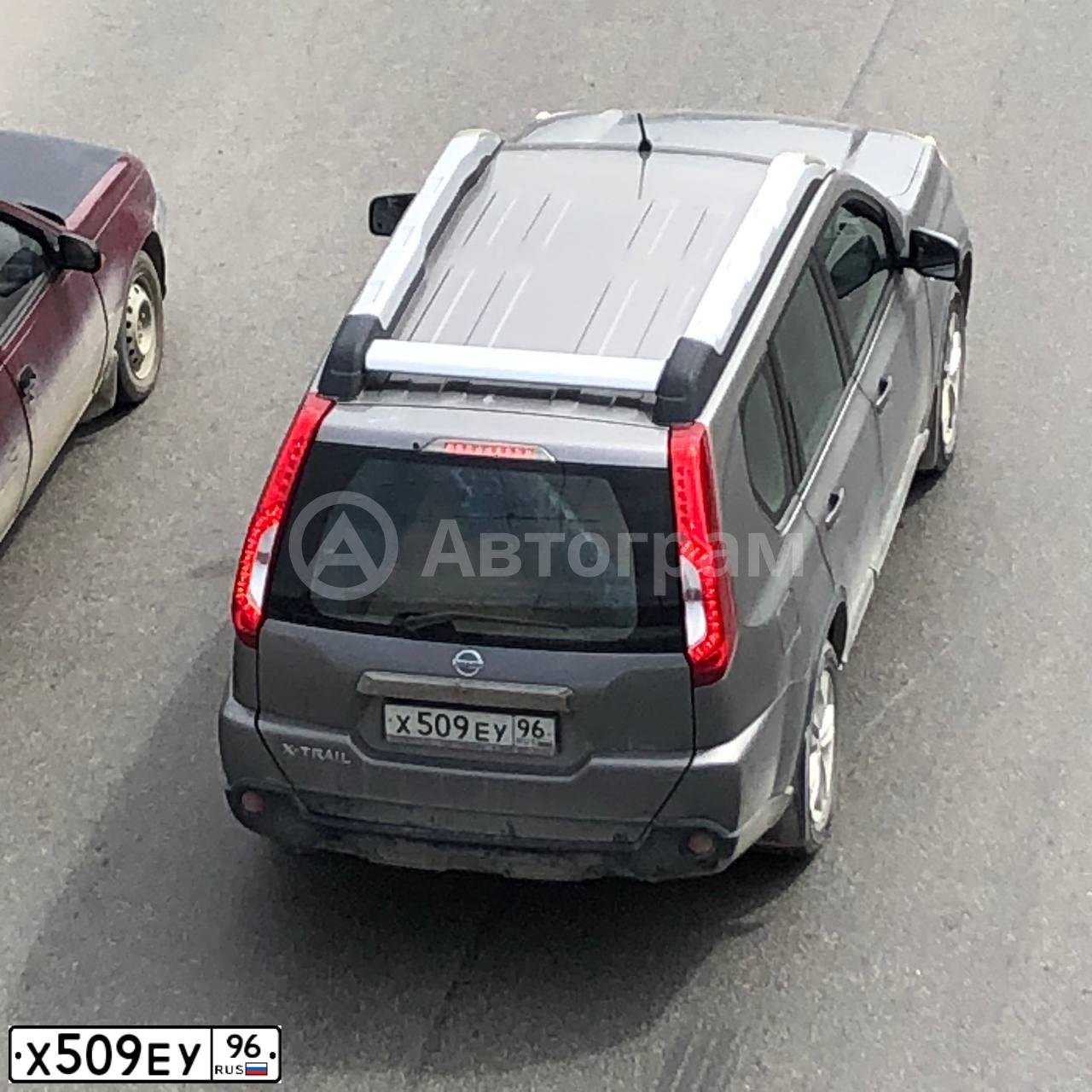Фото автомобиля NISSAN X-TRAIL, 2011 — госномер Т538ОМ96. Цвет: СЕРЫЙ